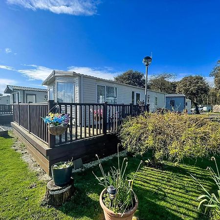 Brilliant Caravan With A Partial Sea View In Suffolk Ref 32026Az 로웨스터프 외부 사진