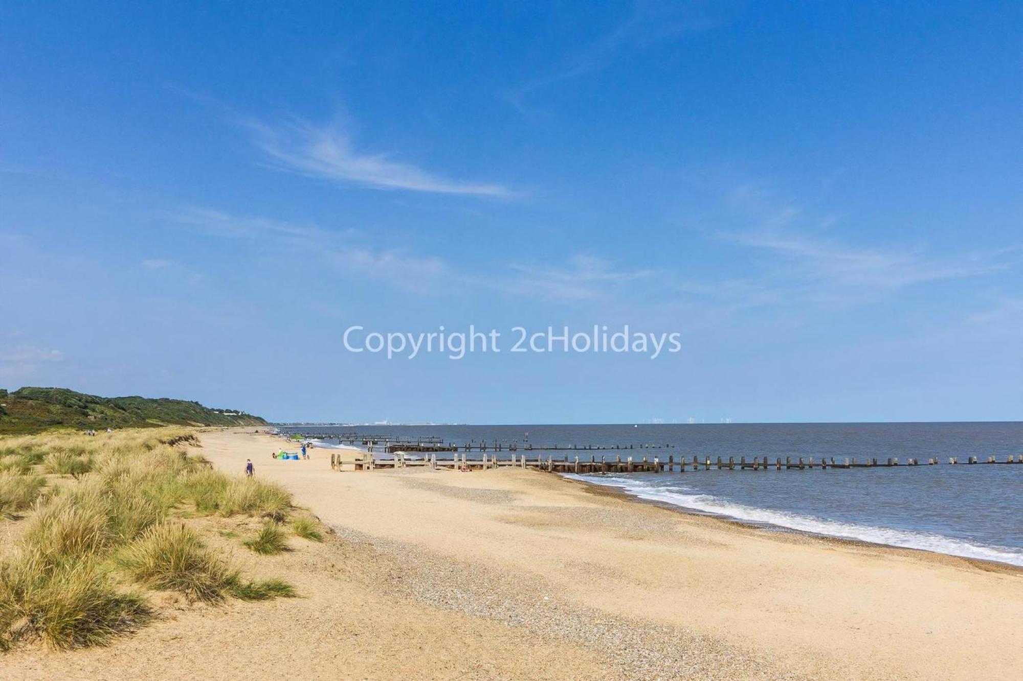 Brilliant Caravan With A Partial Sea View In Suffolk Ref 32026Az 로웨스터프 외부 사진