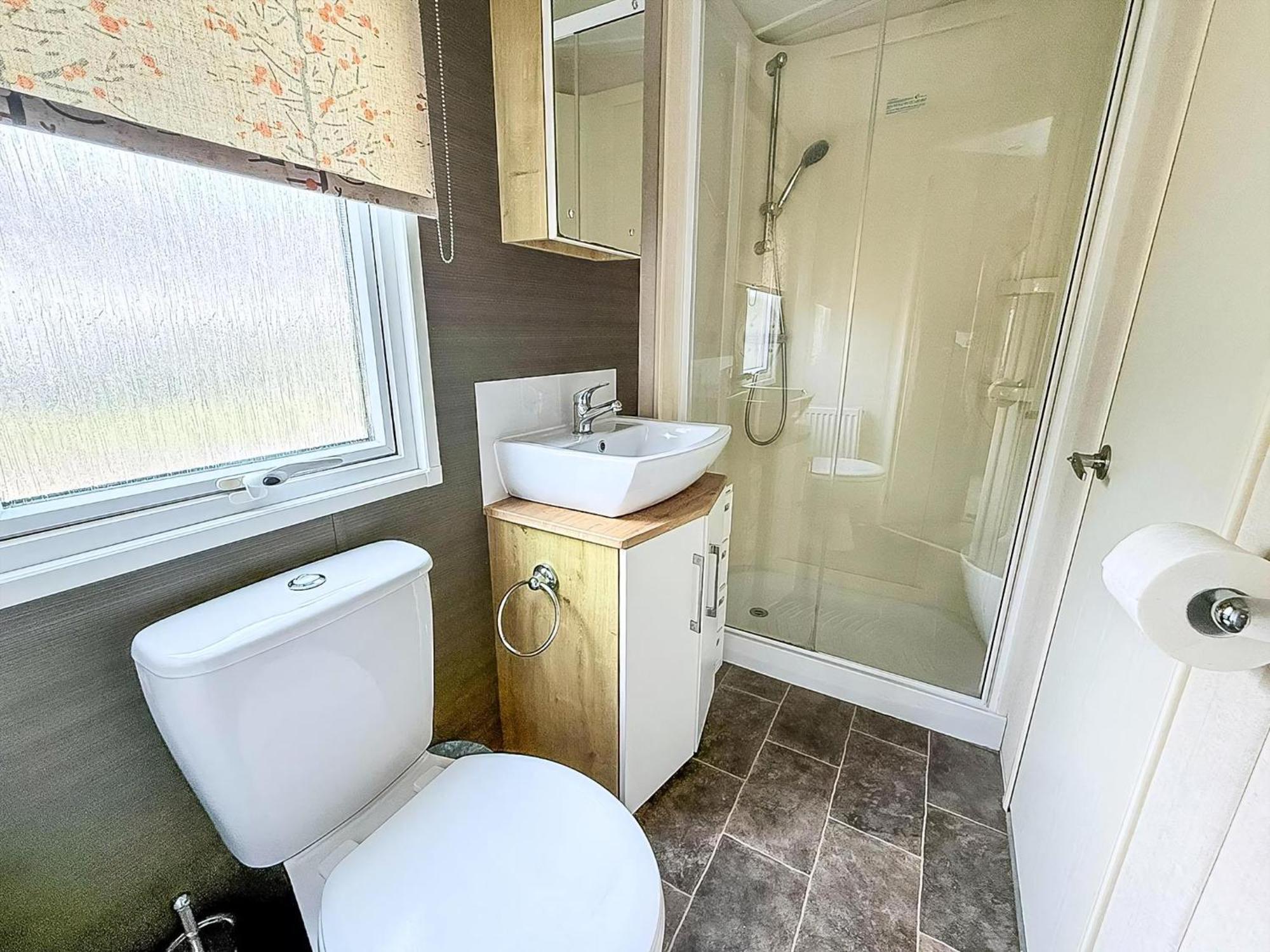 Brilliant Caravan With A Partial Sea View In Suffolk Ref 32026Az 로웨스터프 외부 사진