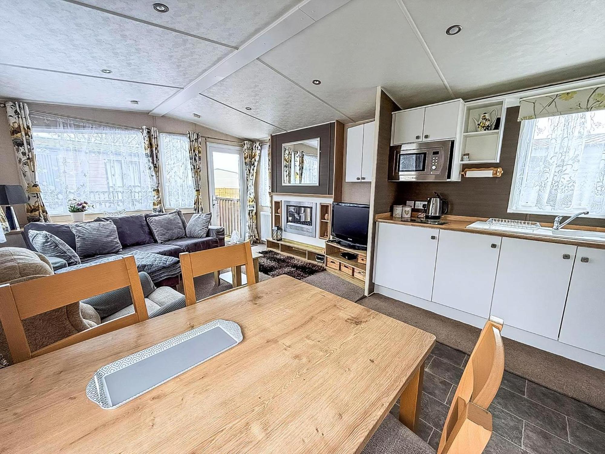Brilliant Caravan With A Partial Sea View In Suffolk Ref 32026Az 로웨스터프 외부 사진